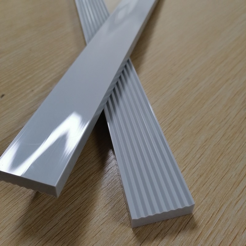 Hồ sơ nhựa tùy chỉnh với xử lý bề mặt sáng bóng Hồ sơ đùn PVC dải phẳng